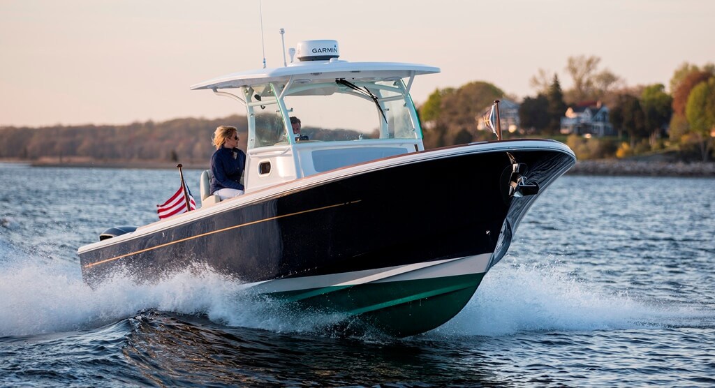 Hunt Yacht 32 foot center console