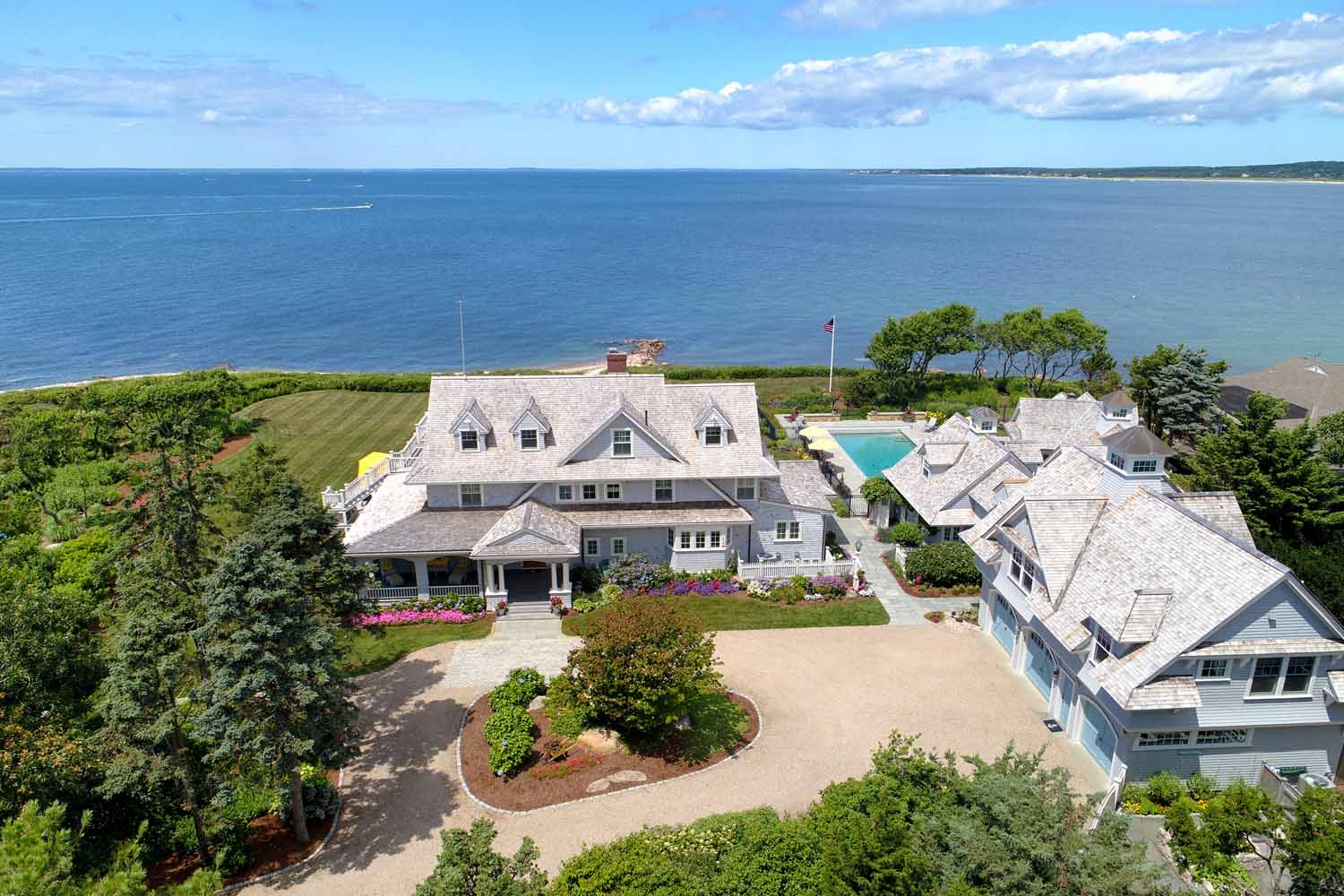 43 Gunning Point Avenue, Falmouth, Massachusetts - Ocean Home magazine