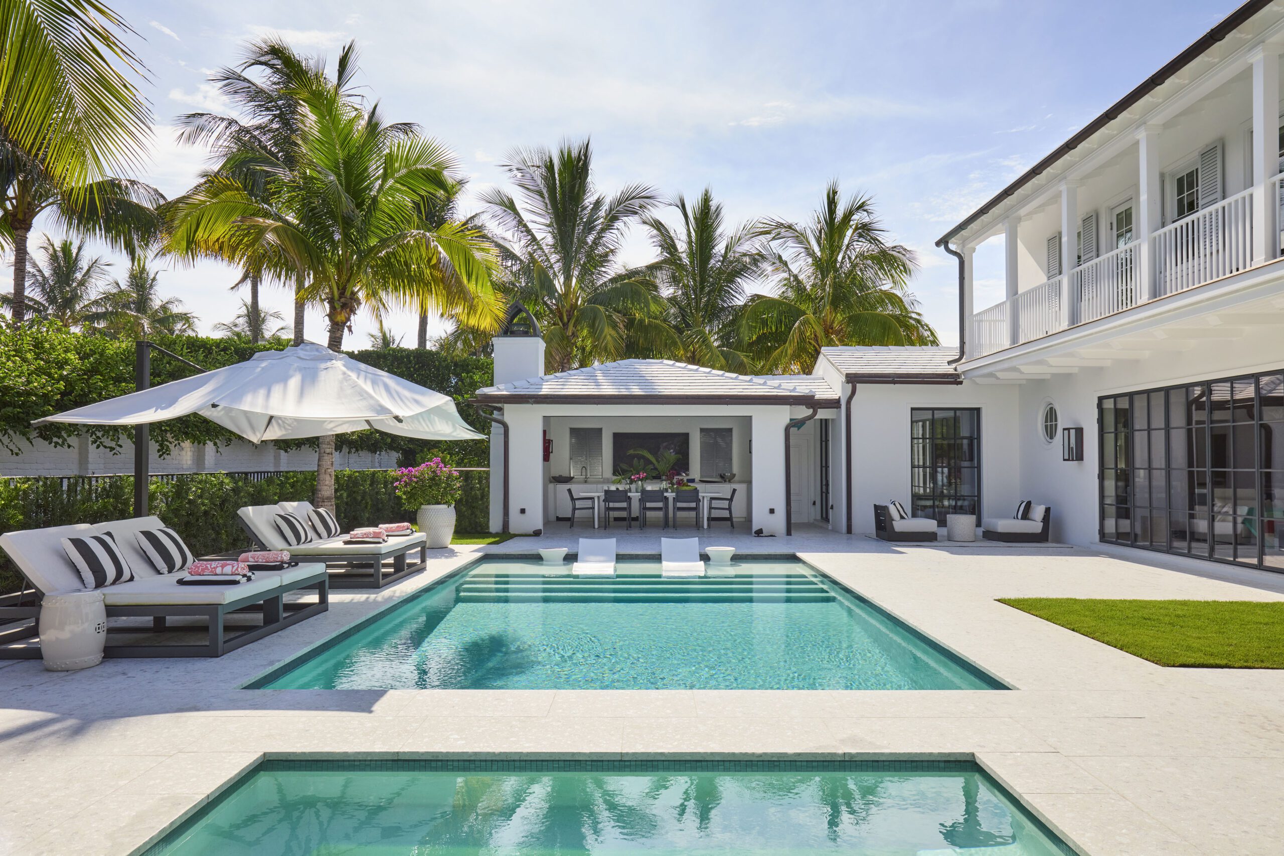 Casually Chic Palm Beach Renovation Brings the Outdoors In - Ocean Home ...