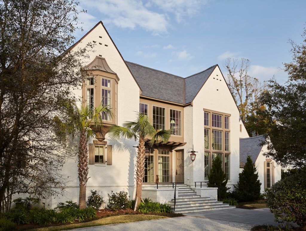 Classic Design Elements and Country Charm Define a Calming Sea Island Retreat