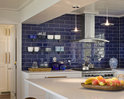 Crisp Connecticut Kitchen - Ocean Home magazine